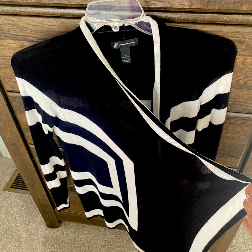 Inc. Size Small Sweater - only worn twice